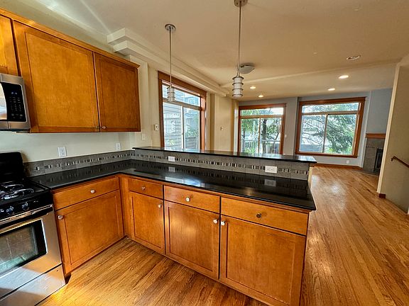 3rd image of 4314B 8th Ave NE #B
