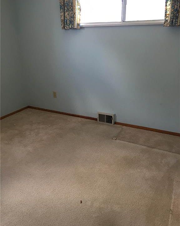 2nd image of 173 Heather Rd