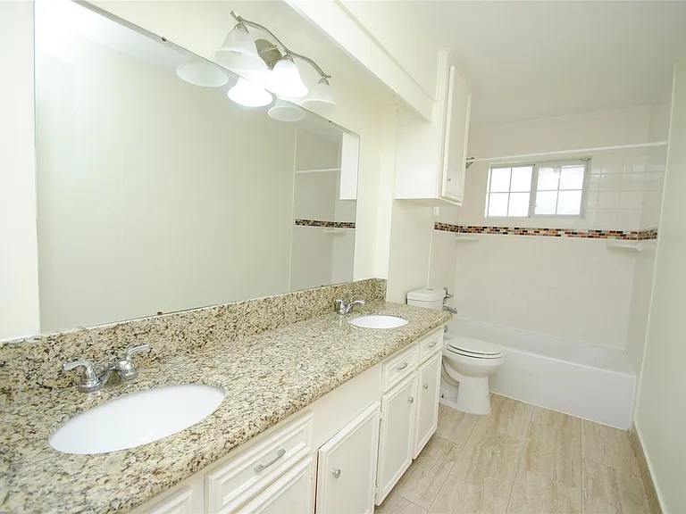 11511 Creekhurst Dr — Photo 23
