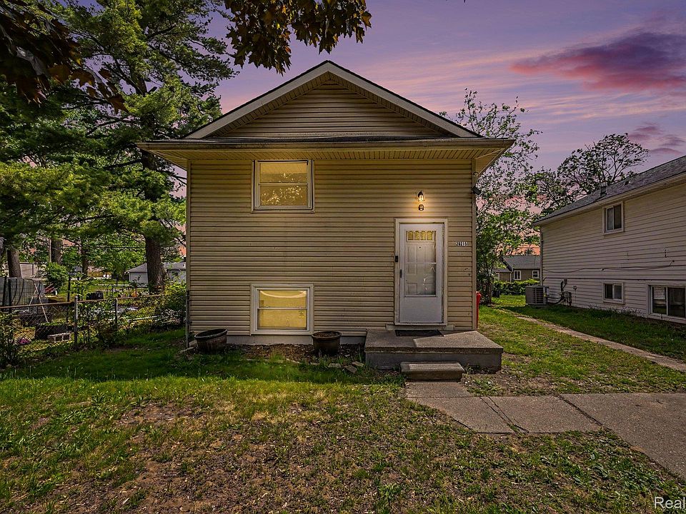 1st image of 20215 Westhampton Ave