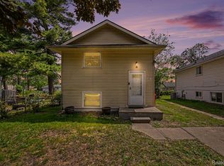20215 Westhampton Ave, Southfield, MI 48075