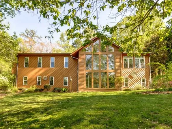 146 Bramble Oak Dr, Woodstock, GA 30188