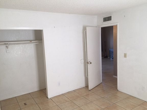4th image of 1423 S Highland Ave