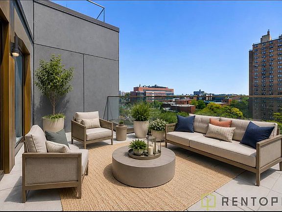 2nd image of 960 Franklin Ave #429