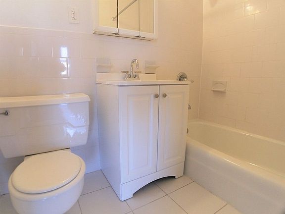4th image of 3333 Broadway APT D19b
