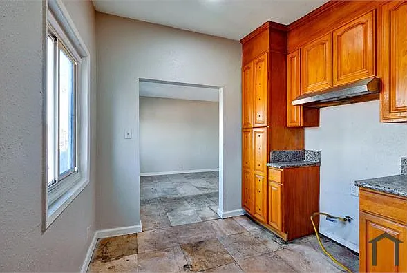 8508 Avalon Blvd #4 — Photo 6
