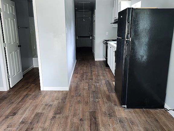 5th image of 2595 Southerland St