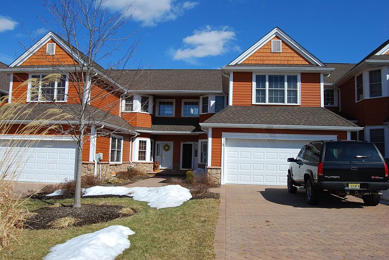 1st image of 30 Turnberry Ln