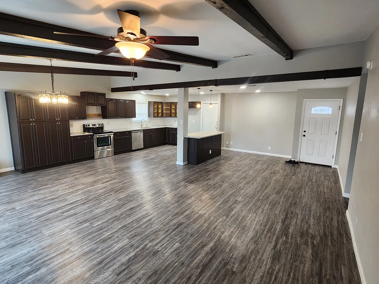 3 bed, 1500 sqft, $1,995 — Photo 1