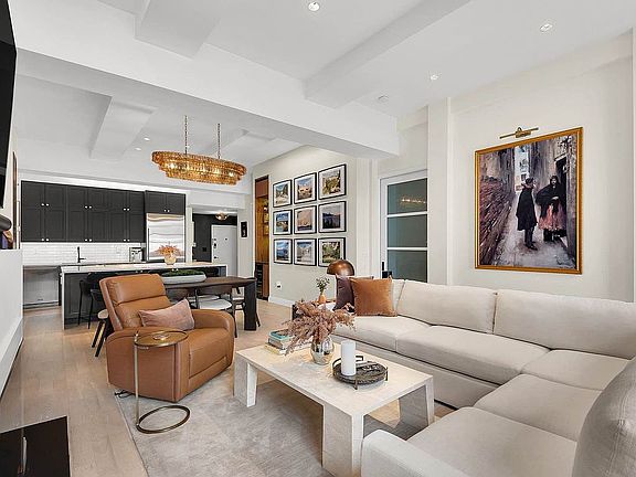 2nd image of 521 W 47th St APT 3B
