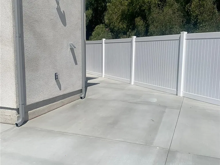 16507 San Fernando Mission Blvd — Photo 16