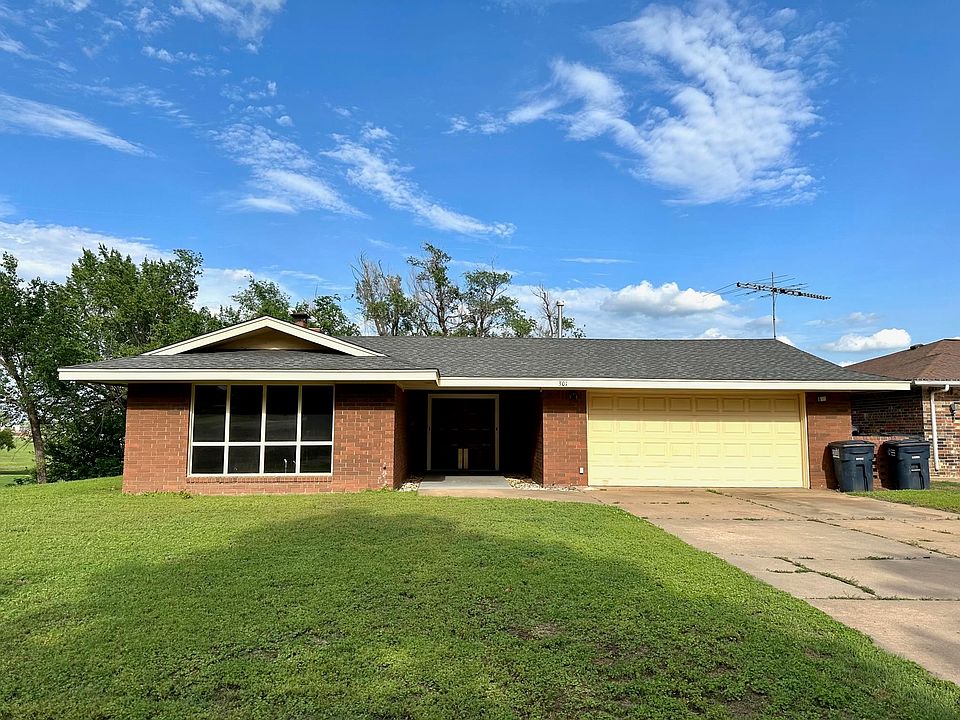 1st image of 301 Parker Dr