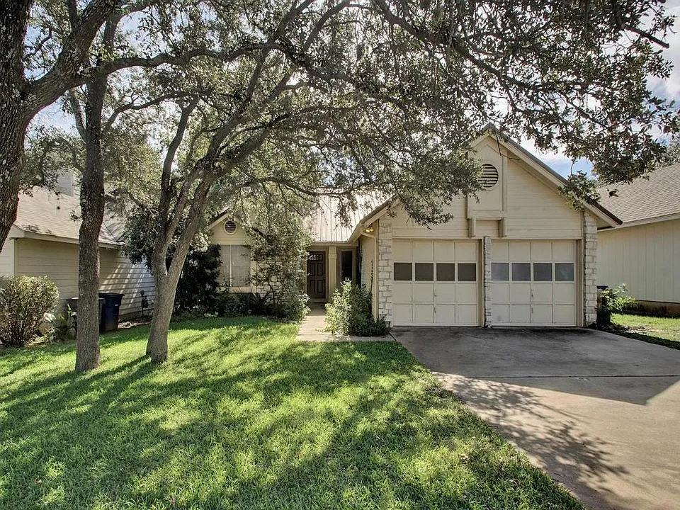 6305 Evangeline Trl