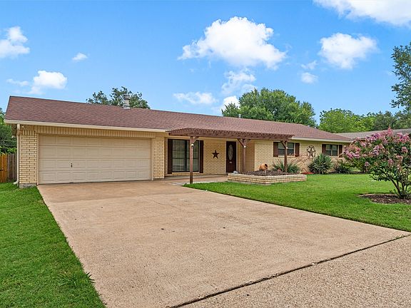5th image of 733 Arliss Dr