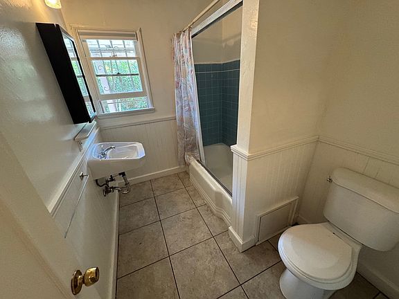 5th image of 1410 N Kenmore Ave #8
