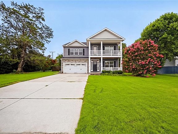 3rd image of 4801 Lake Bradford Ln