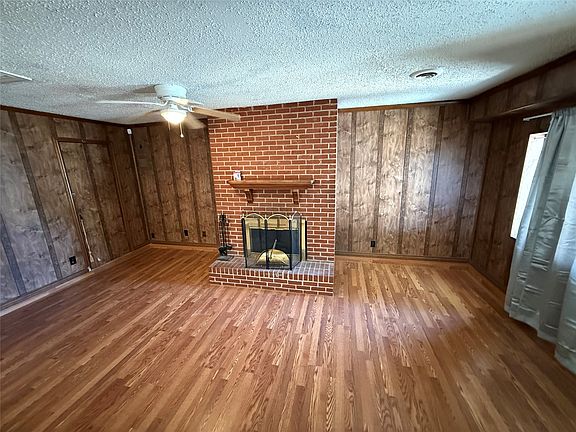 2nd image of 7935 Larchridge Dr