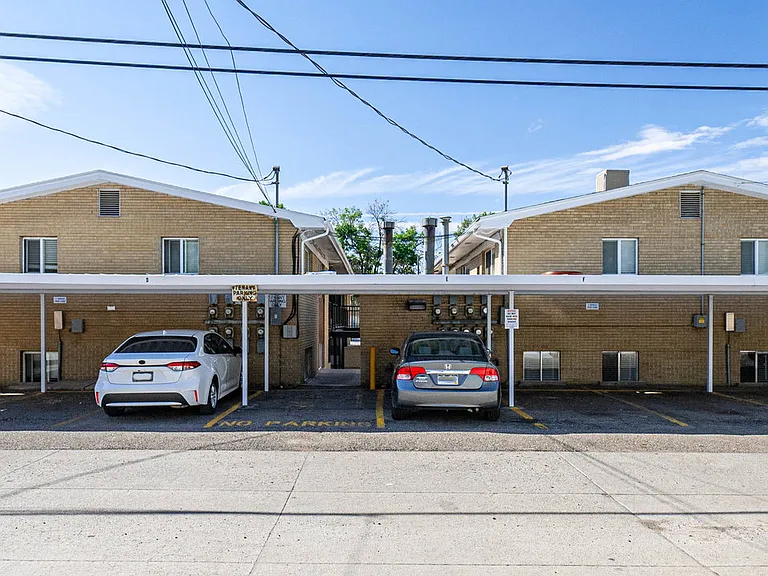 Summit View Apartments — Photo 13