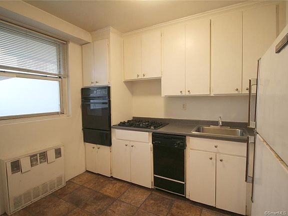 4th image of 71 Strawberry Hill Ave #920