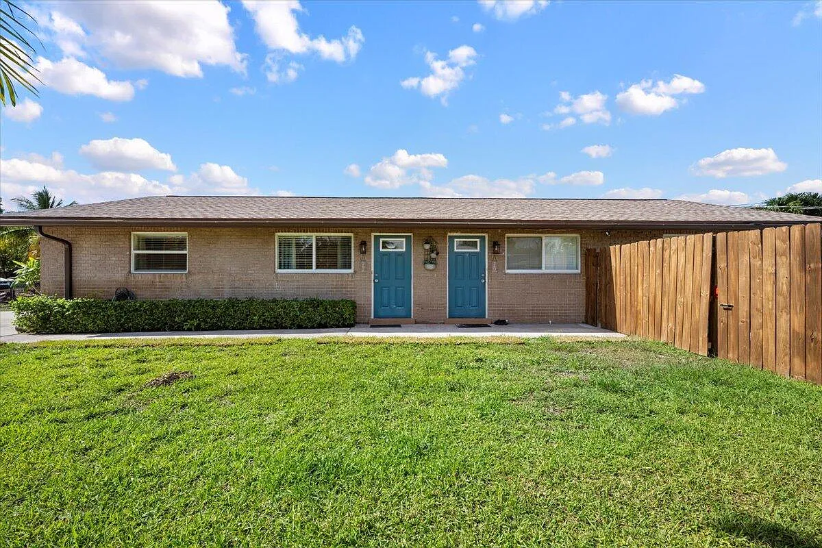 2 bed, 1.0 bath, 1620 sqft, $2,200 — Photo 1