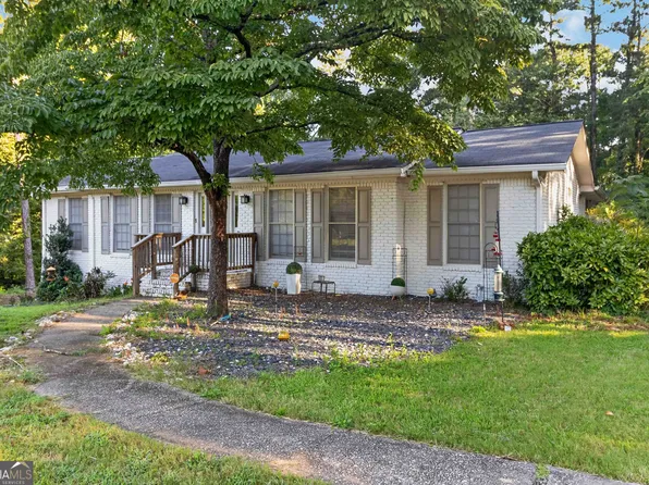 4866 Jennifer Ln, Douglasville, GA 30135