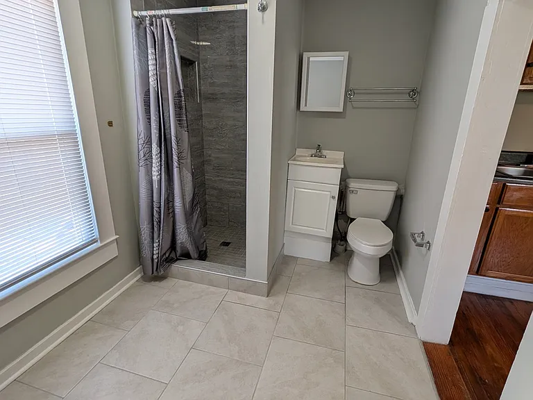 1206 S Salisbury St — Photo 6