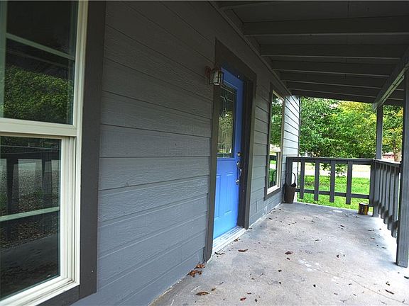 4th image of 307 SW Martin Luther King Dr