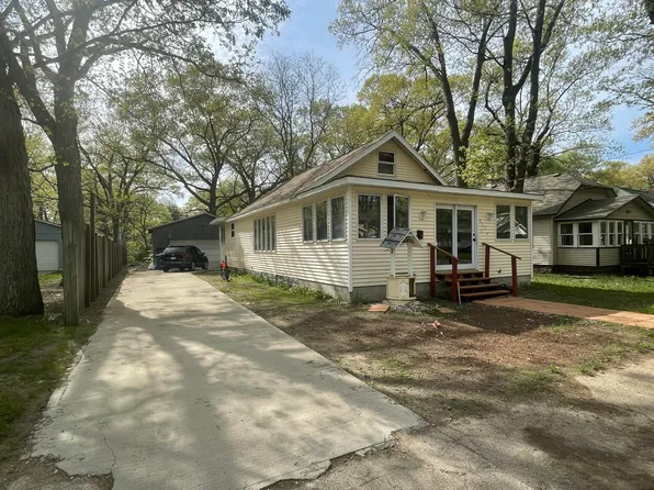 3113 Waalkes St, Muskegon Heights, MI 49444