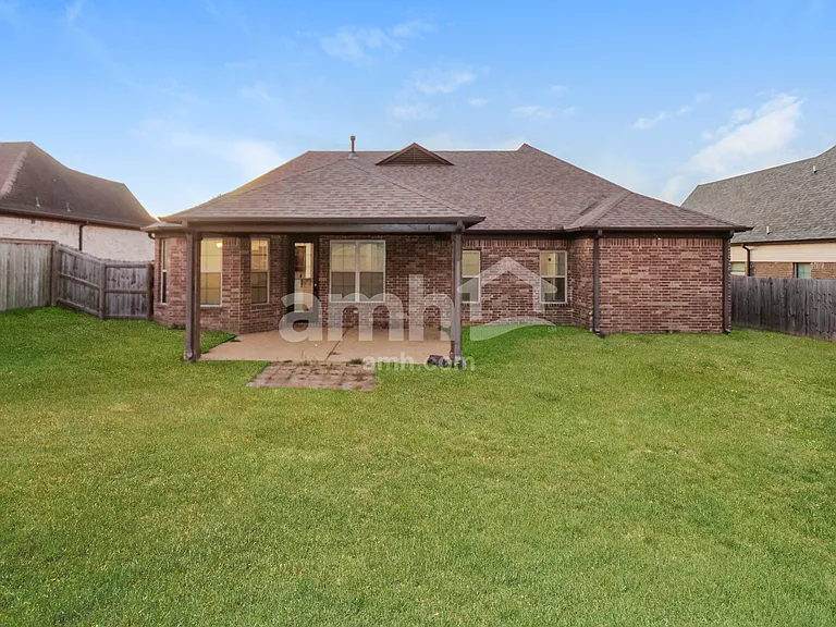 45 Donna Lyn Dr — Photo 16