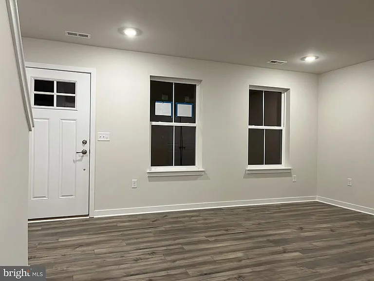 507 Titanium St — Photo 12