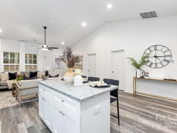 103 Trexler Ave, Mount Holly, NC 28120