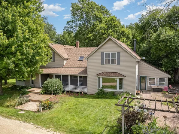 9812 Base Line Rd, Dundas, MN 55019