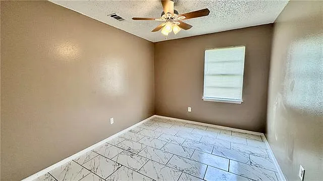 2424 Park Place Dr — Photo 17