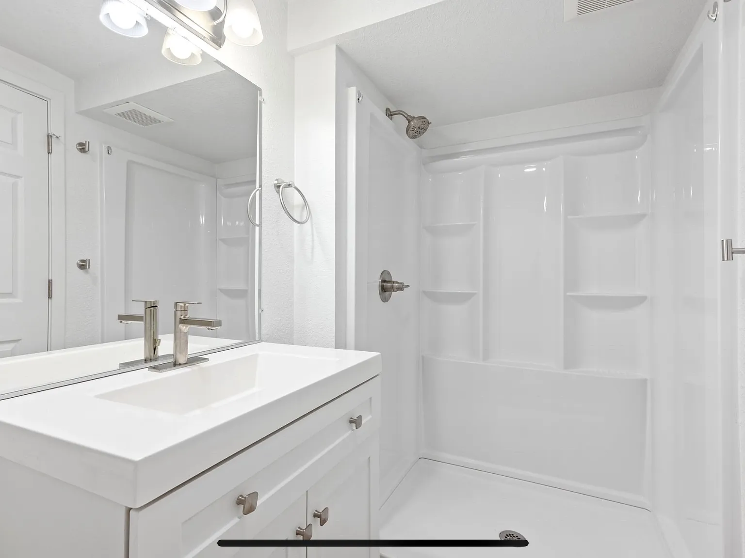 4 bed, 1486 sqft, $2,450 — Photo 4