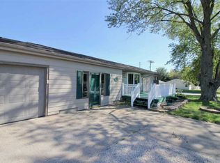 1305 N Elmwood Ave, Davenport, IA 52804