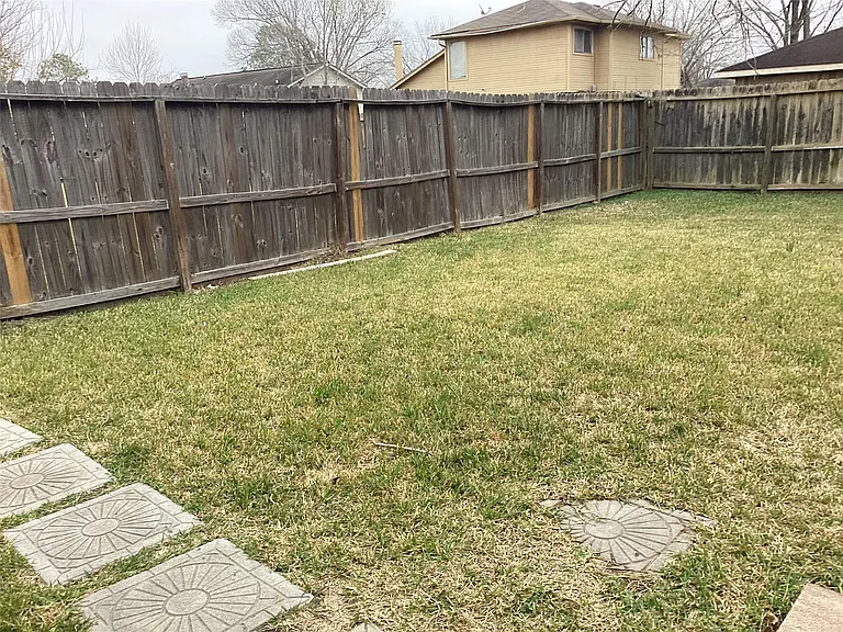 15831 Bazelbriar Ln — Photo 43