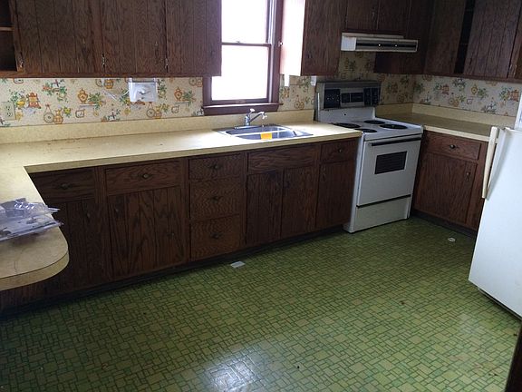 5th image of 451 E Weidman St