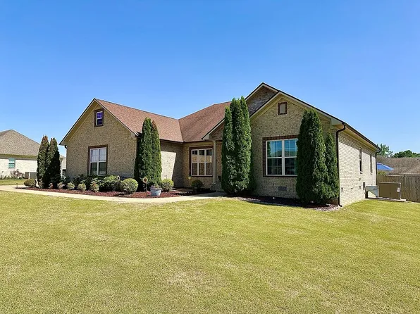 2117 Crowne Heights Dr, Newbern, TN 38059