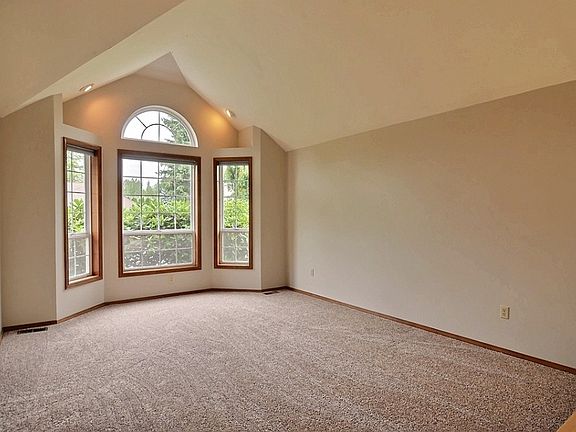 3rd image of 4908 Eagle Creek Ln