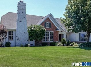 5393 Griffin Ln, Bettendorf, IA 52722