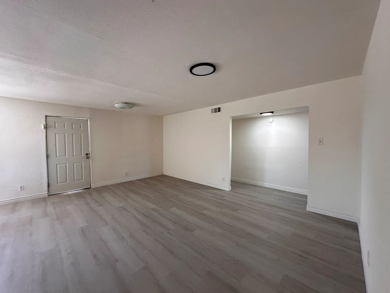 3 bed, 1171 sqft, $3,350 — Photo 4