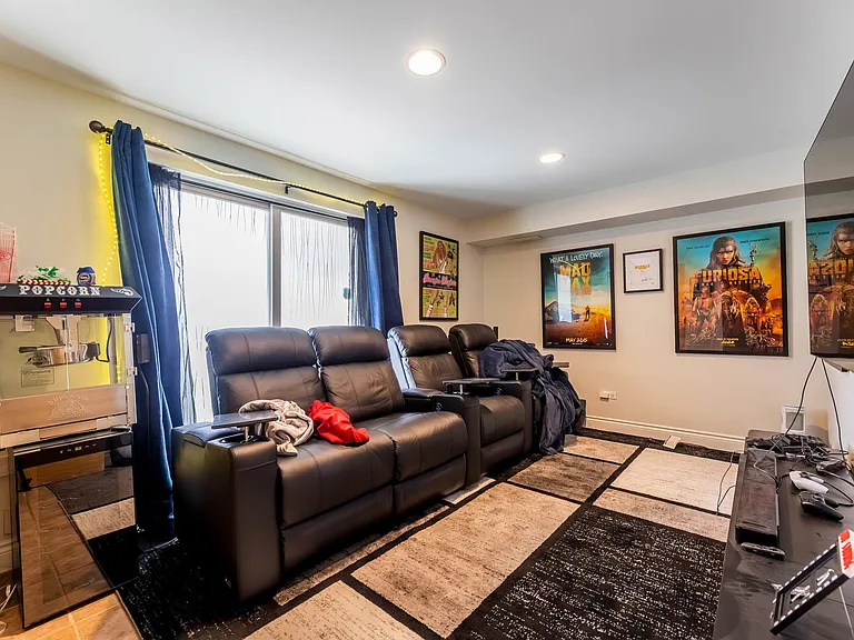 1060 N Hermitage Ave #3 — Photo 16