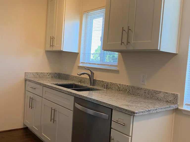 221 N Ellsworth Ave #4 — Photo 8