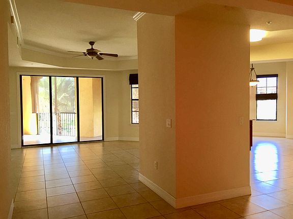 Entry To Living room and lanai