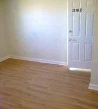 4th image of 2908 E Clay St