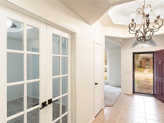 5th image of 1014 Blackenhurst Ln