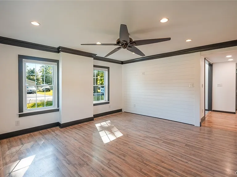 8403 Gaskin Rd — Photo 21