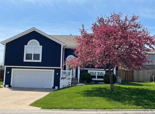 421 Spring Branch Dr, Raymore, MO 64083