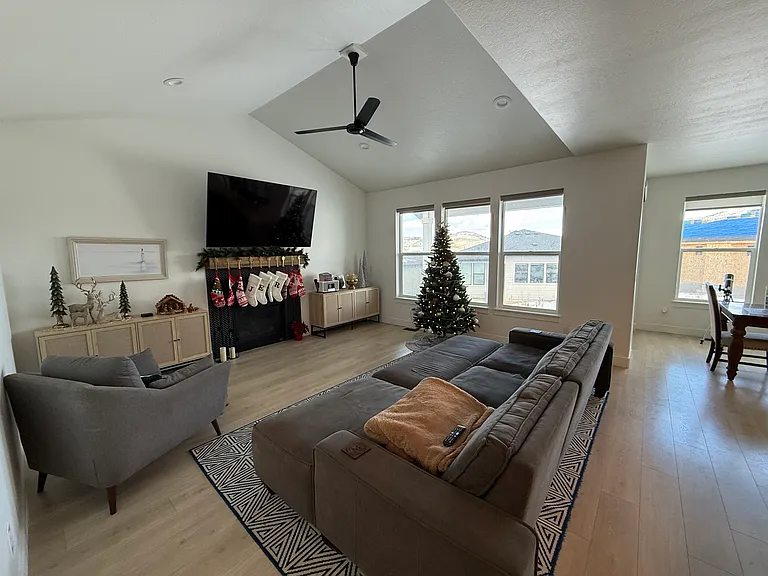 3142 W Harvard Dr — Photo 10