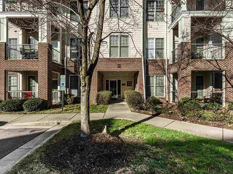 800 Moratuck Dr #206 — Photo 7
